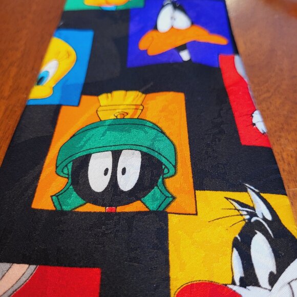 Looney Tunes Mania ~ Vintage Character Themed Necktie ~ Excellent Condition - Picture 4 of 6